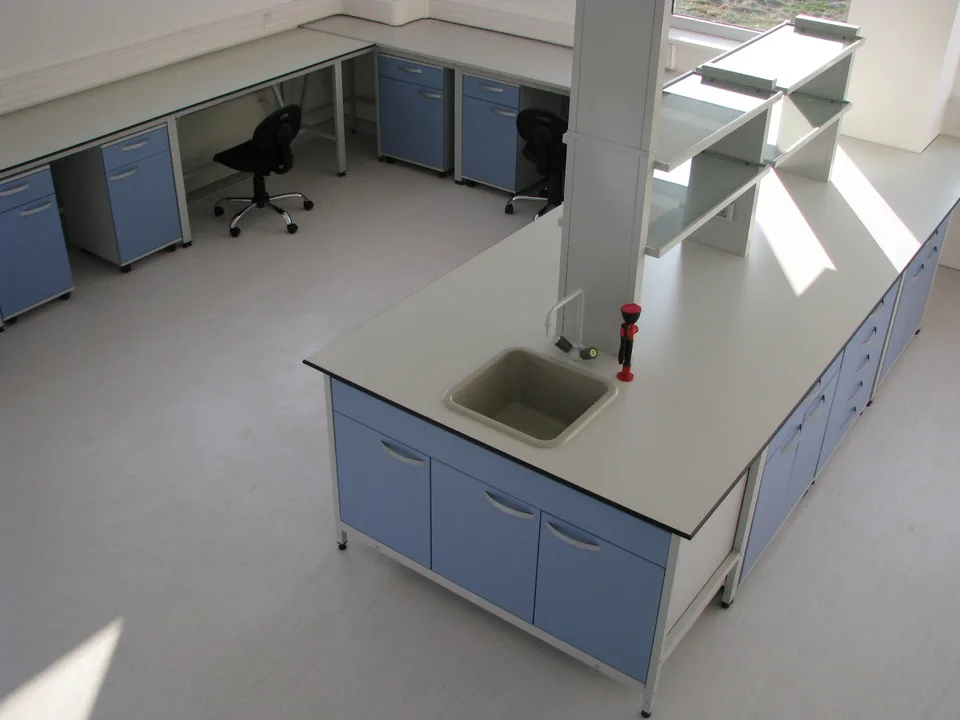 Laboratory benches